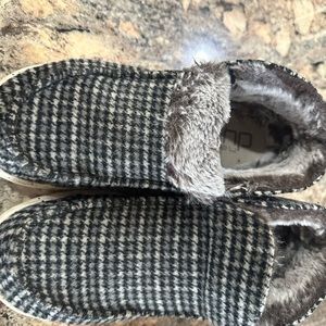 Slightly Worn Hey Dude